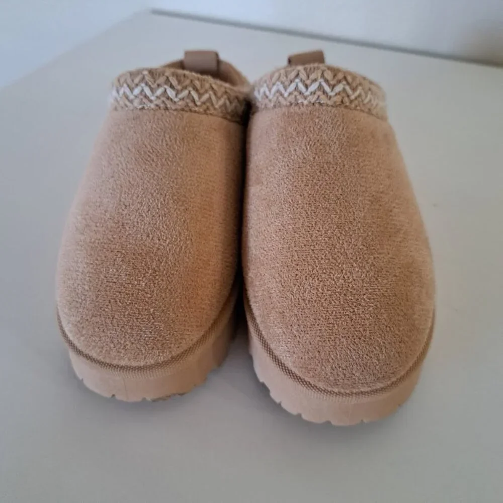 Link Girl shoes size 12 they are UGG like shoes Tan